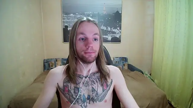 Snapshot of AdamDickens chatting on 04.11.26 AdamDickens online show from 04.11.26