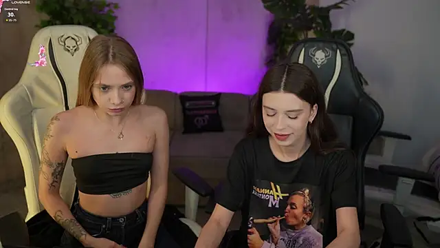 Snapshot of Regina_Sweet054 chatting on 10.31.25 Regina Sweet054 online show from 10.31.25