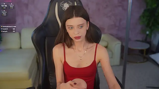 Snapshot of Regina_Sweet054 chatting on 01.11.26 Regina Sweet054 online show from 01.11.26