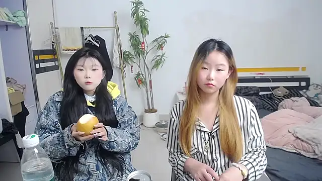 Snapshot of Babygirls523 chatting on 10.20.25 Babygirls523 online show from 10.20.25
