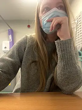 hazel wood21 online show from 02.20.26