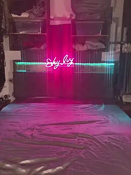 Snapshot of Shy_Ivy chatting on 09.26.25 Shy Ivy online show from 09.26.25