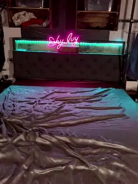 Snapshot of Shy_Ivy chatting on 10.19.25 Shy Ivy online show from 10.19.25