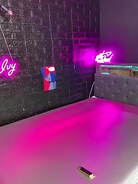 Snapshot of Shy_Ivy chatting on 11.02.25 Shy Ivy online show from 11.02.25