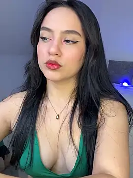 Snapshot of lunatorch chatting on 11.05.25 lunatorch online show from 11.05.25