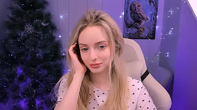 Snapshot of JuliaBrewwer chatting on 01.14.26 JuliaBrewwer online show from 01.14.26