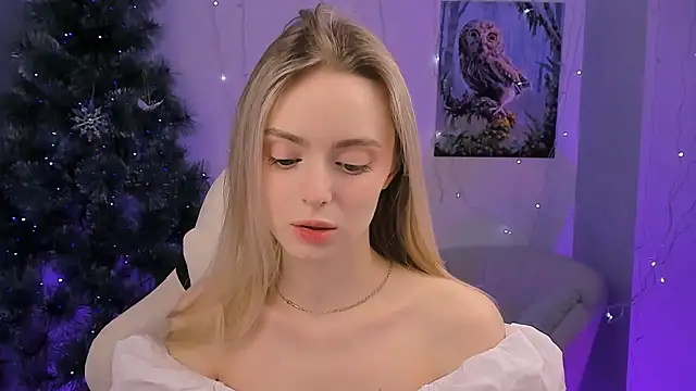 Snapshot of JuliaBrewwer chatting on 02.09.26 JuliaBrewwer online show from 02.09.26