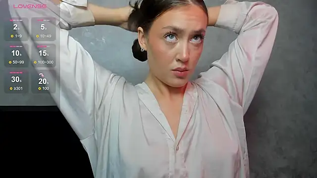 Snapshot of SaraMoren0 chatting on 09.18.25 SaraMoren0 online show from 09.18.25