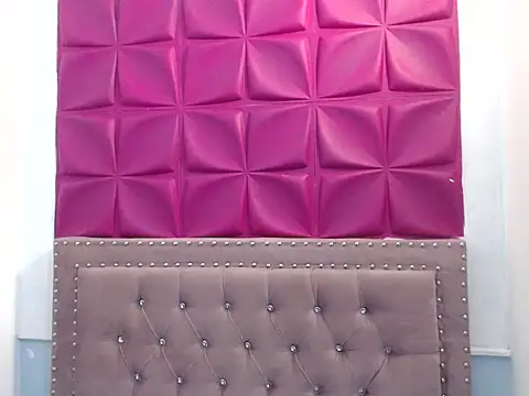 LyaCooper online show from 09.10.25