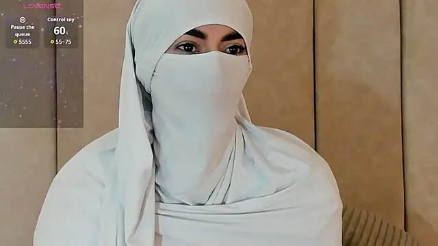 Snapshot of _Zahiira_ chatting on 09.22.25 Zahiira online show from 09.22.25