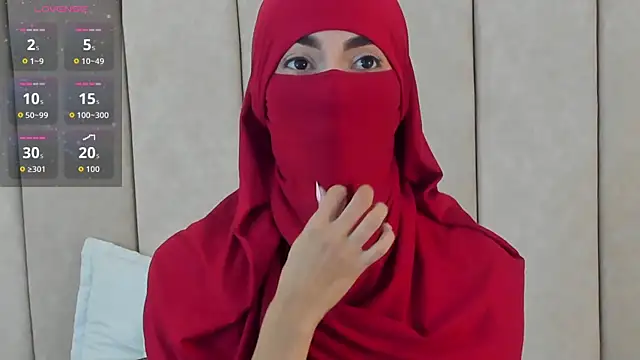 Snapshot of _Zahiira_ chatting on 09.30.25 Zahiira online show from 09.30.25