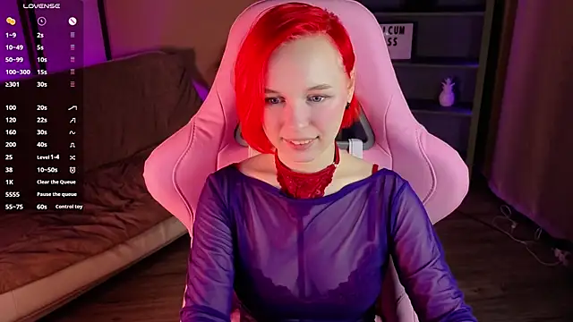 NaomiYoru online show from 09.10.25