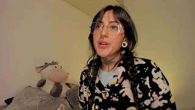 Snapshot of lola_n_apolo chatting on 09.10.25 lola n apolo online show from 09.10.25