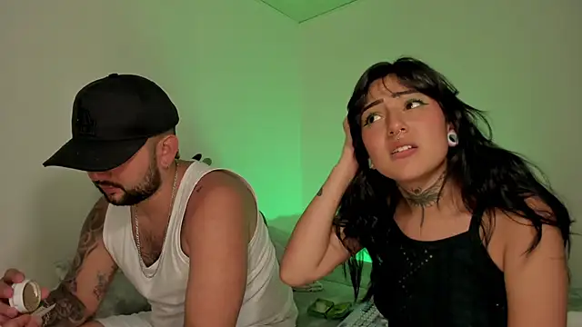 Snapshot of lola_n_apolo chatting on 09.10.25 lola n apolo online show from 09.10.25