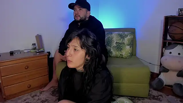 Snapshot of lola_n_apolo chatting on 09.30.25 lola n apolo online show from 09.30.25