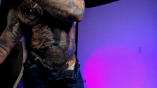 Snapshot of natevillage chatting on 10.03.25 natevillage online show from 10.03.25