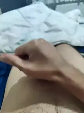 emrekzlk52 online show from 12.13.25