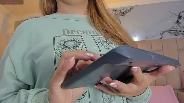 cloesummerr  online show from 03.25.26