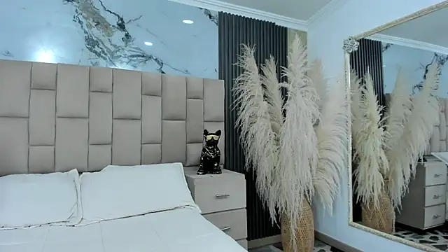 cloesummerr  online show from 04.15.26