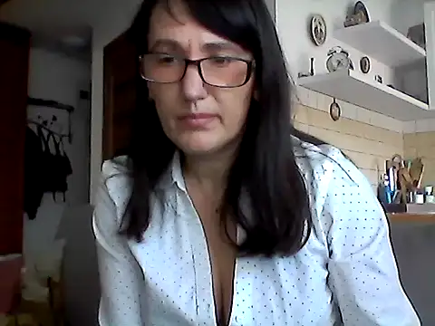 Snapshot of Elena48324 chatting on 04.25.26 Elena48324 online show from 04.25.26