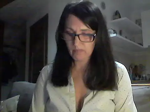 Snapshot of Elena48324 chatting on 05.15.26 Elena48324 online show from 05.15.26