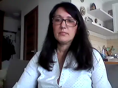 Snapshot of Elena48324 chatting on 05.19.26 Elena48324 online show from 05.19.26