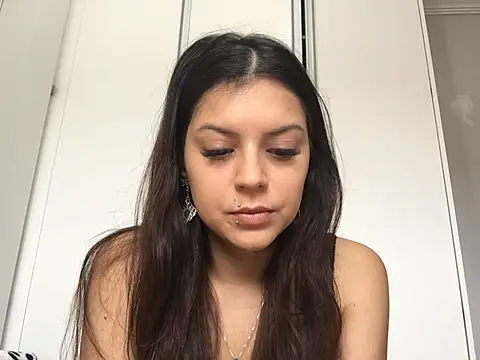Snapshot of angelsecrets chatting on 05.18.26 angelsecrets online show from 05.18.26