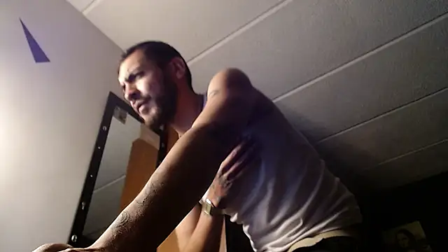 Snapshot of malek_xarx_ chatting on 10.17.25 malek xarx online show from 10.17.25