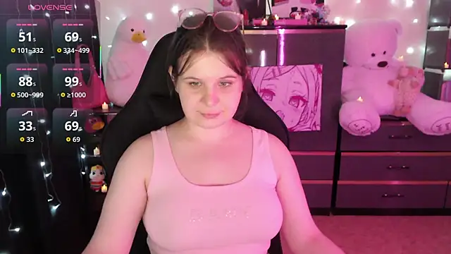 Snapshot of AmyVibess chatting on 10.15.25 AmyVibess online show from 10.15.25