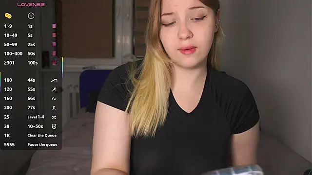 CuteSharloti online show from 10.16.25