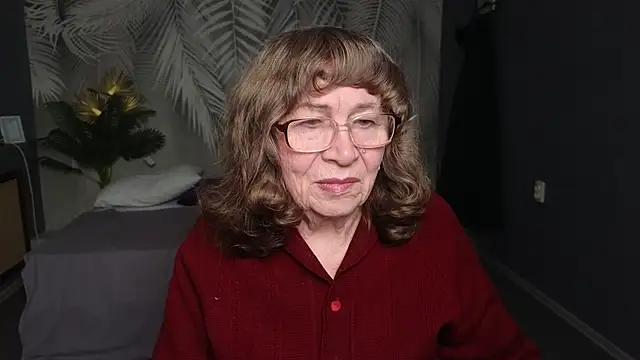 Snapshot of Betty_Brick chatting on 04.19.26 Betty Brick online show from 04.19.26