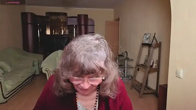 Snapshot of Betty_Brick chatting on 04.29.26 Betty Brick online show from 04.29.26