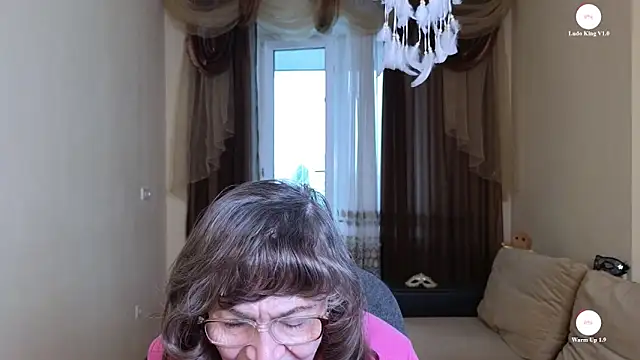 Snapshot of Betty_Brick chatting on 05.12.26 Betty Brick online show from 05.12.26