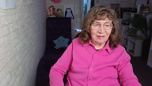 Snapshot of Betty_Brick chatting on 05.30.26 Betty Brick online show from 05.30.26