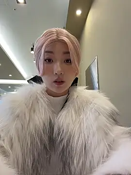 Snapshot of winter11 chatting on 01.18.26 winter11 online show from 01.18.26