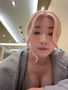 Snapshot of winter11 chatting on 01.18.26 winter11 online show from 01.18.26