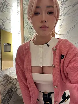 Snapshot of winter11 chatting on 02.10.26 winter11 online show from 02.10.26