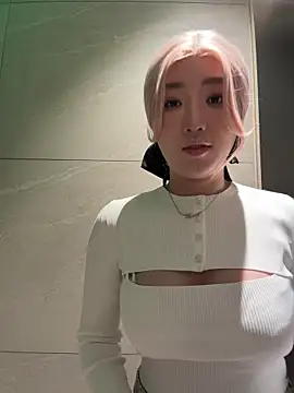 Snapshot of winter11 chatting on 02.13.26 winter11 online show from 02.13.26