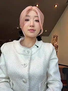 Snapshot of winter11 chatting on 02.16.26 winter11 online show from 02.16.26