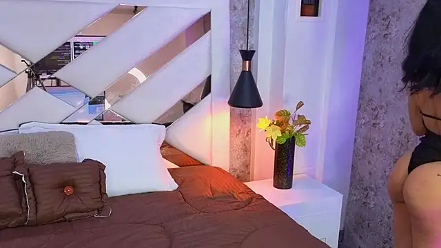 Snapshot of Saara_evans_ chatting on 09.23.25 Saara evans online show from 09.23.25