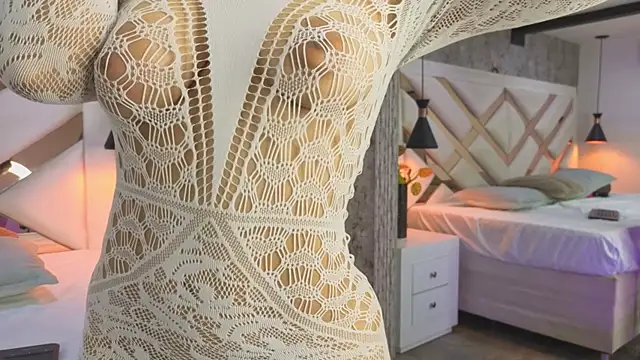 Snapshot of Saara_evans_ chatting on 10.03.25 Saara evans online show from 10.03.25