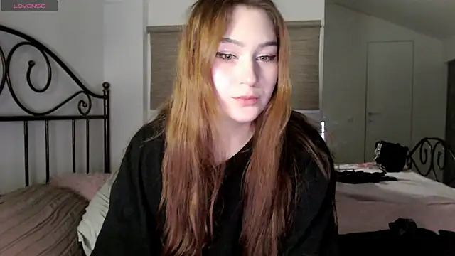 Lili Luuu online show from 03.25.26