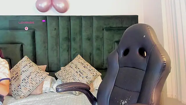 valerieMattson online show from 12.15.25