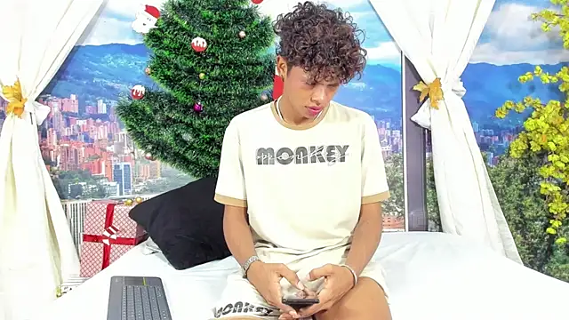 MilthonDelis online show from 11.18.25