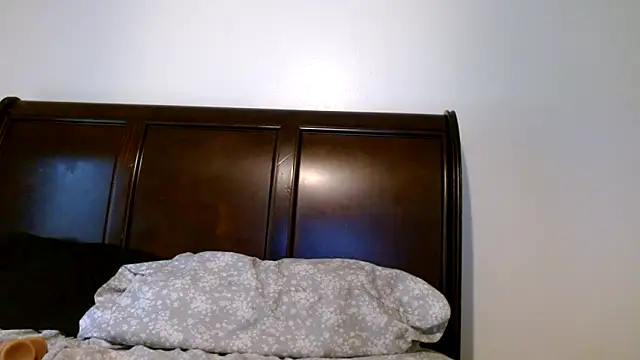 Snapshot of carlithefreak chatting on 10.17.25 carlithefreak online show from 10.17.25