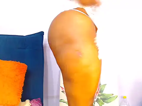 Snapshot of SexyScarlet101 chatting on 09.22.25 SexyScarlet101 online show from 09.22.25