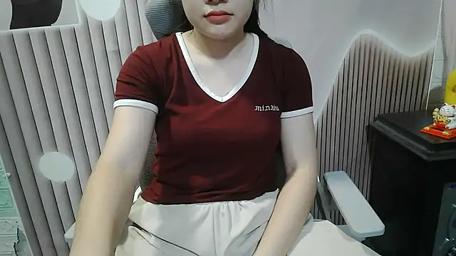 Snapshot of Emachiii chatting on 09.25.25 Emachiii online show from 09.25.25