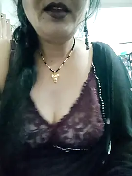 Snapshot of Cuty_siya_143 chatting on 10.13.25 Cuty siya 143 online show from 10.13.25