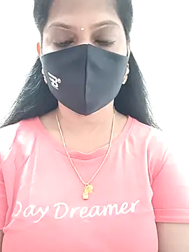 Snapshot of shivani27 chatting on 09.17.25 shivani27 online show from 09.17.25