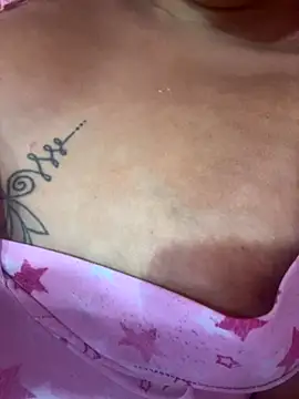 Snapshot of ninfetinha20 chatting on 11.02.25 ninfetinha20 online show from 11.02.25